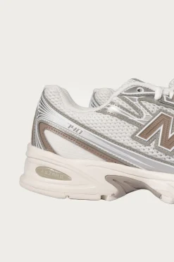 Footwear<New Balance 740 - Sea Salt/Mushroom