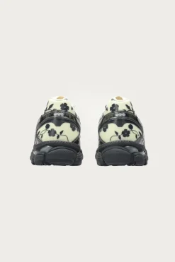 Footwear<ASICS Gel-Cumulus 16 SSCB - Ivory/Black