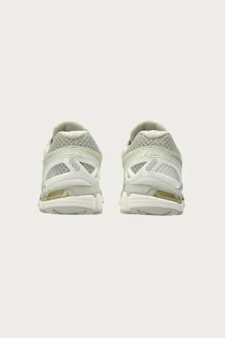 Footwear<ASICS Gel-Kayano 20 - Fossil/Cream