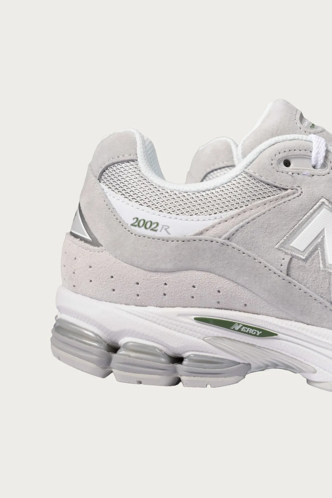 Footwear<New Balance 2002R - Linen/Raincloud