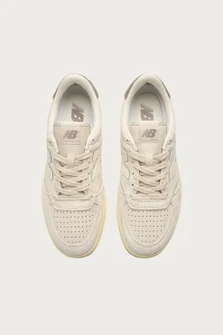 Footwear<New Balance T500 - Bisque/Linen