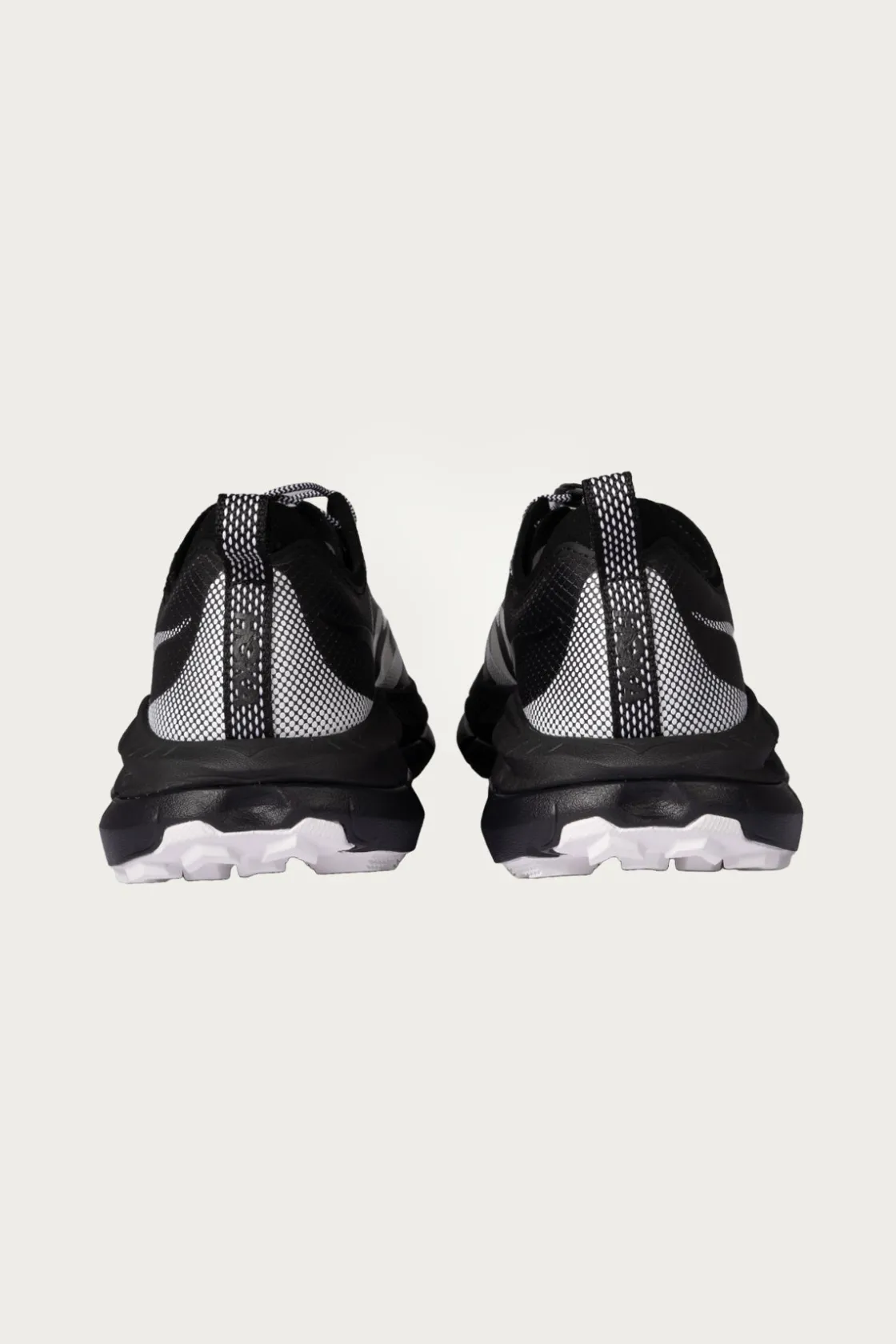 Footwear<HOKA U Mafate Speed 4 Lite TS - Black/White