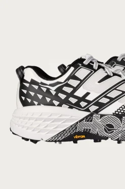 Footwear<HOKA U Speedgoat 2 - Black/Frost