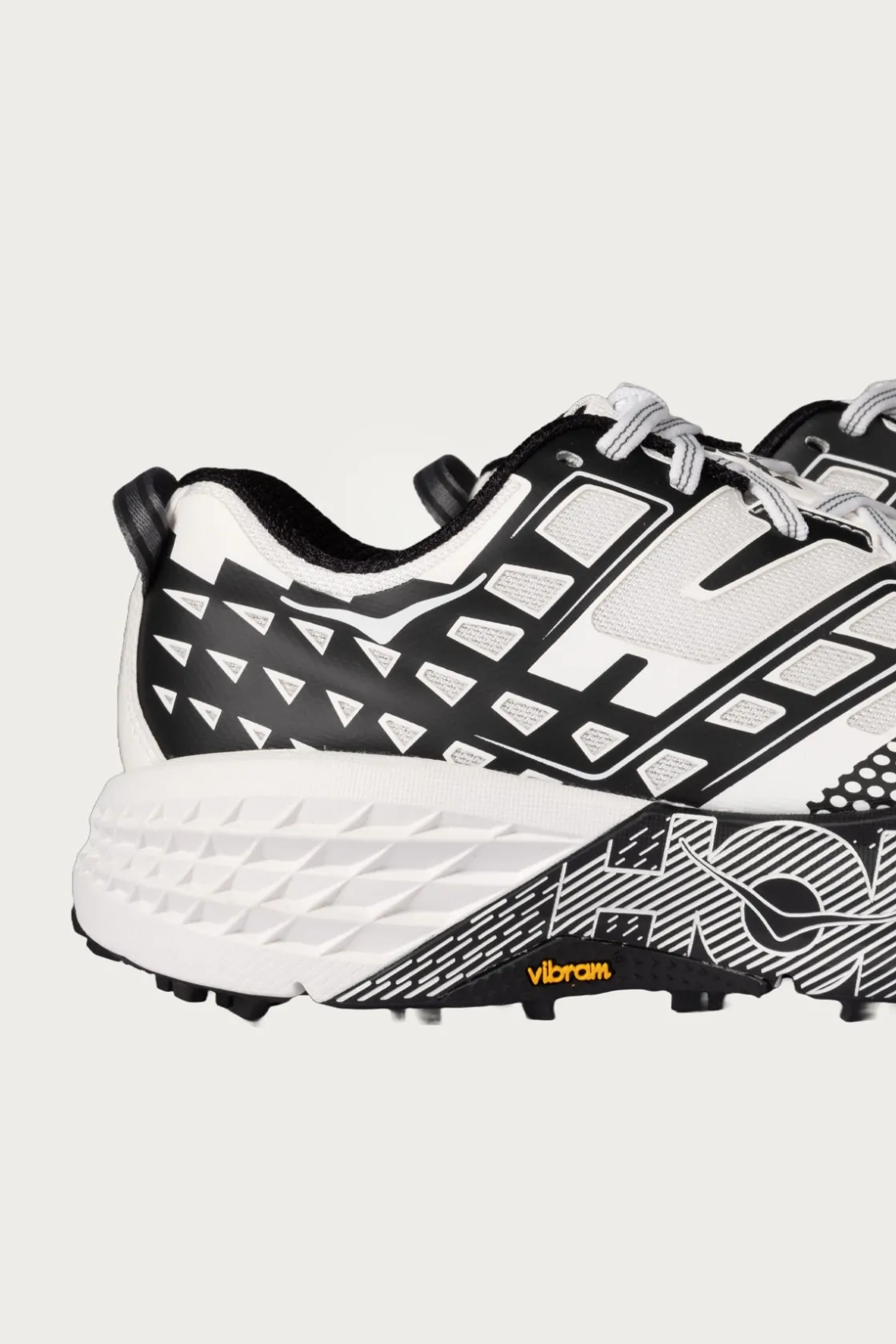 Footwear<HOKA U Speedgoat 2 - Black/Frost