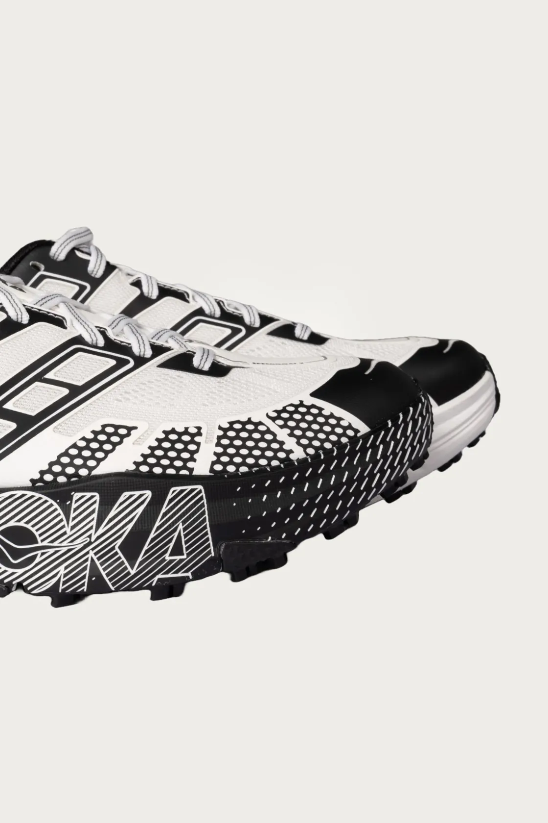 Footwear<HOKA U Speedgoat 2 - Black/Frost